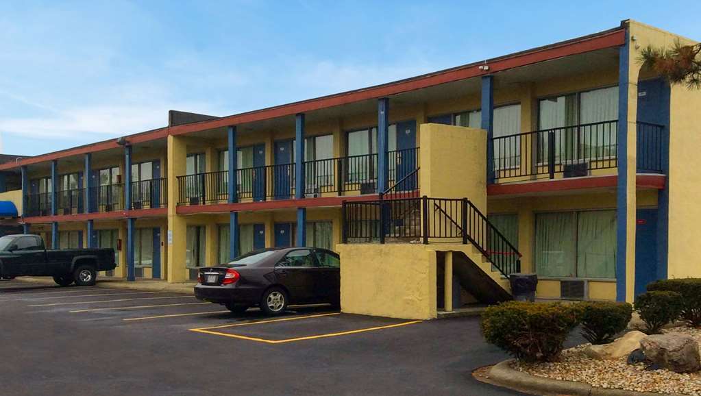 Budget Inn Columbus East Exterior photo